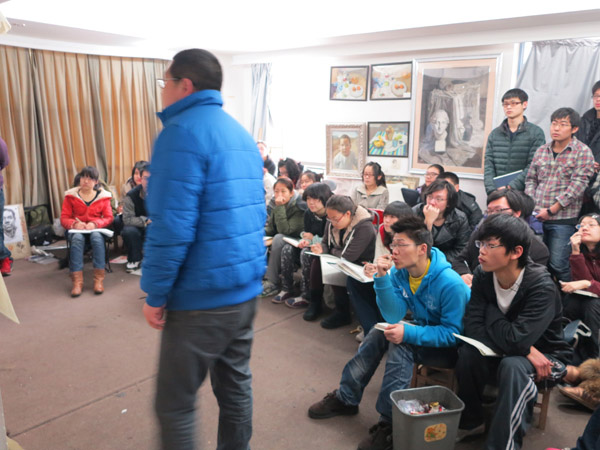 3-同学们认真听讲记笔记.jpg