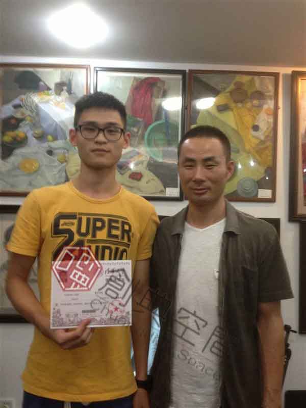 2-拿着清华大学的录取通知书，心里好高兴，终于如愿以偿！.jpg